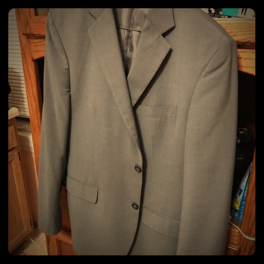 Men’s 2 piece suit.